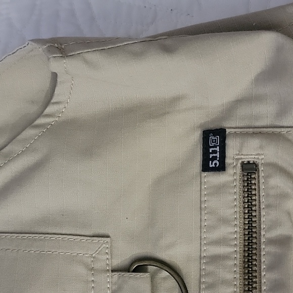 5.11 Tactical Utility Vest Multipocket Outdoor Camping Gear Size L - Picture 5 of 13
